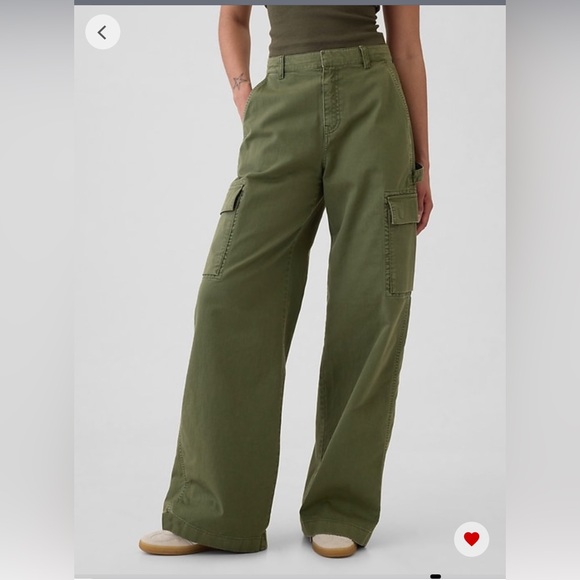 NWT GAP Low Rise Baggy Khakis - Picture 2 of 6